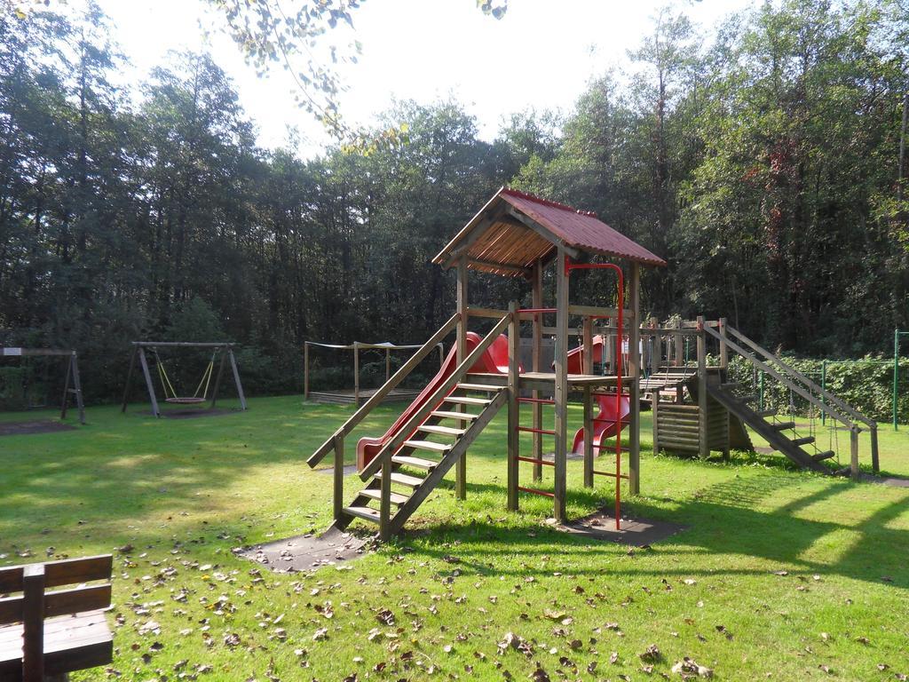 Ferienwohnungen K+M+B Am Ossiacher See - Sandro ボーデンスドルフ エクステリア 写真